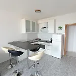 Appartement Lo - Sea View With Swimming Pool